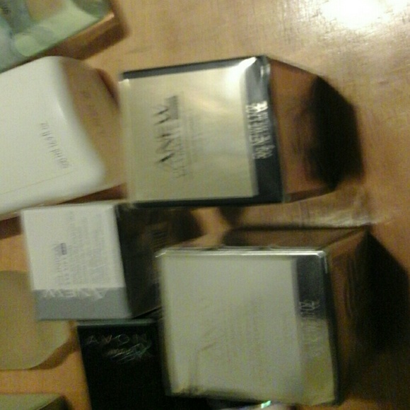 AVON BEAUTY  PRODUCTS - Picture 5 of 5